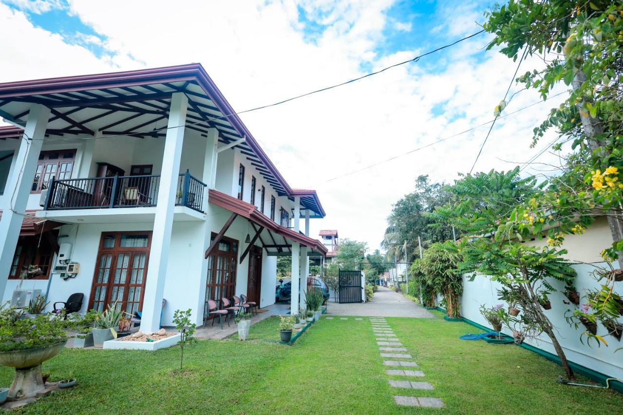 Howick Residence Катунаяка Экстерьер фото